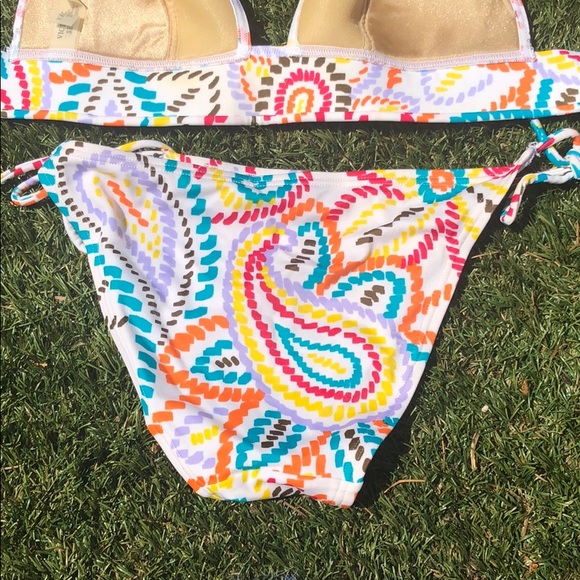 Victoria’s Secret halter bikini - Picture 4 of 7